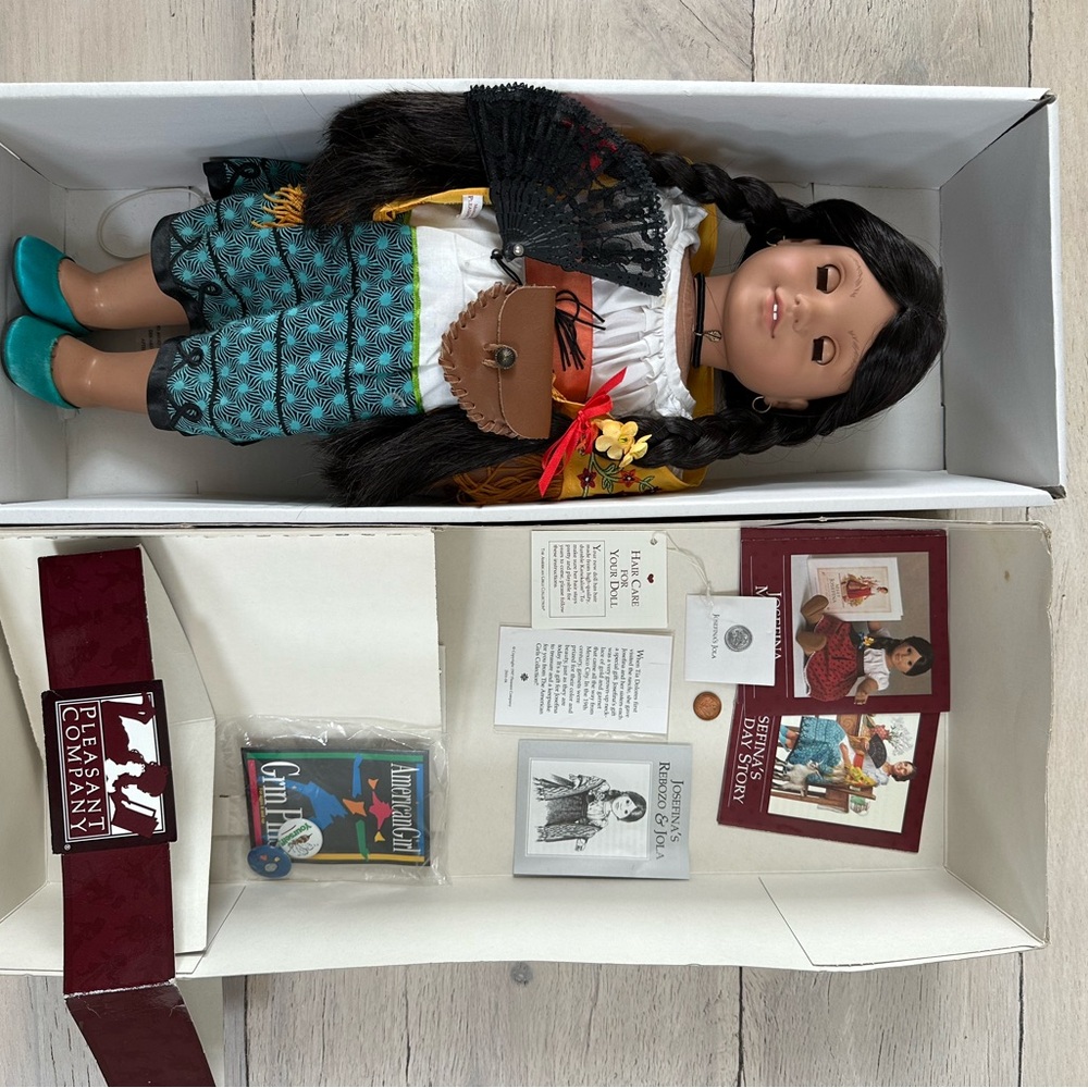 American Girl Pleasant Company vintage Josefina Montoya Doll and 2 outfits/ 1997 - Picture 4 of 13